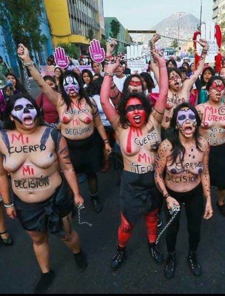 feminazis-protestan-desnudas-Mejico.jpg